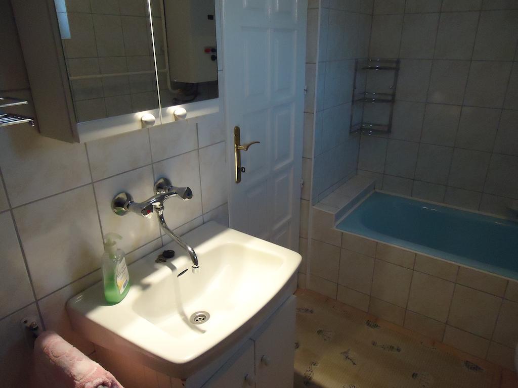 Szivarvany Apartman ยูลา ห้อง รูปภาพ